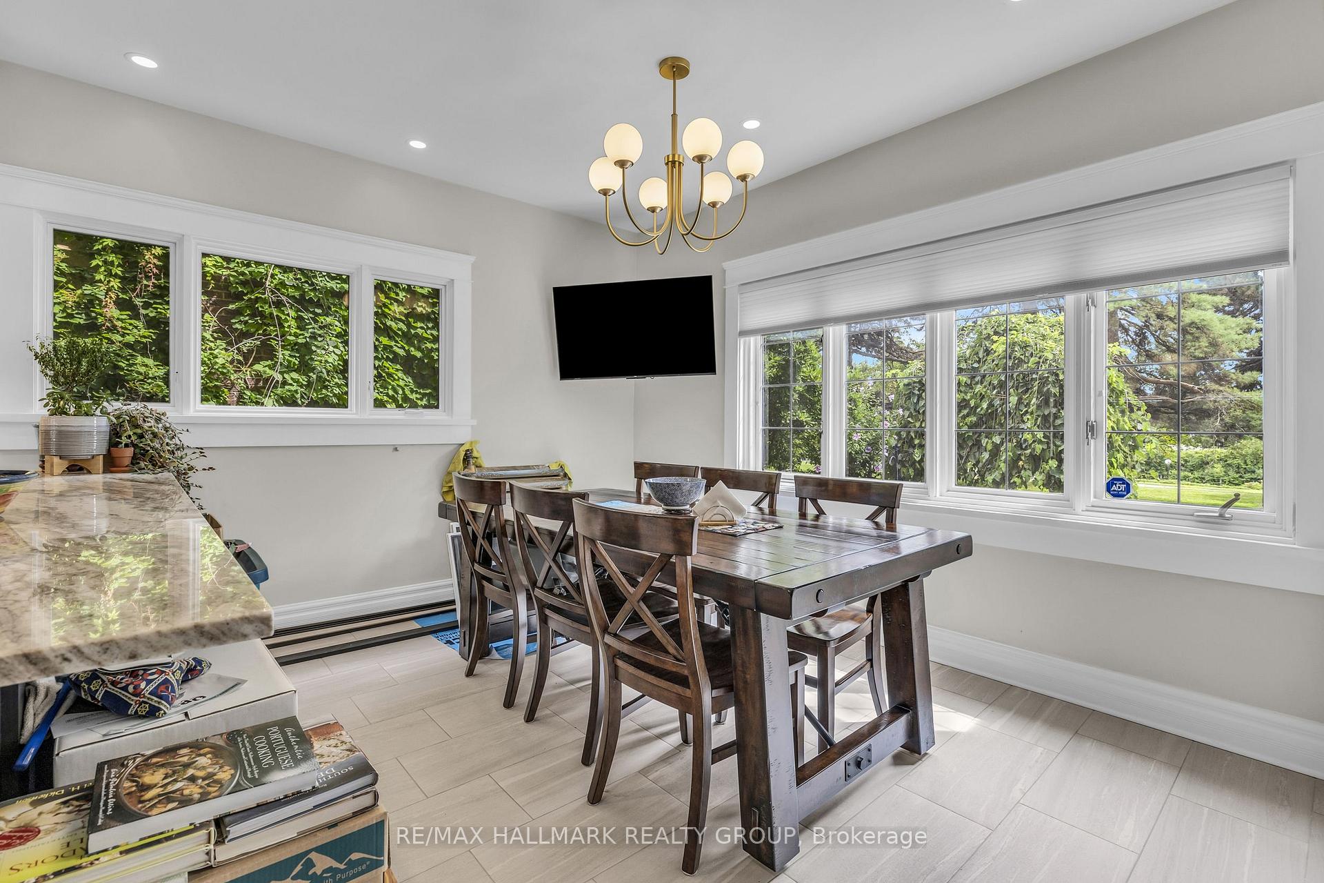 Photo 5 of 604 Queen Elizabeth Drive, Ottawa, Glebe — HOMEH