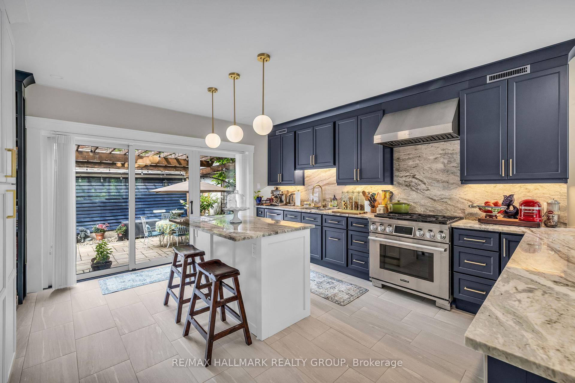 Photo 6 of 604 Queen Elizabeth Drive, Ottawa, Glebe — HOMEH