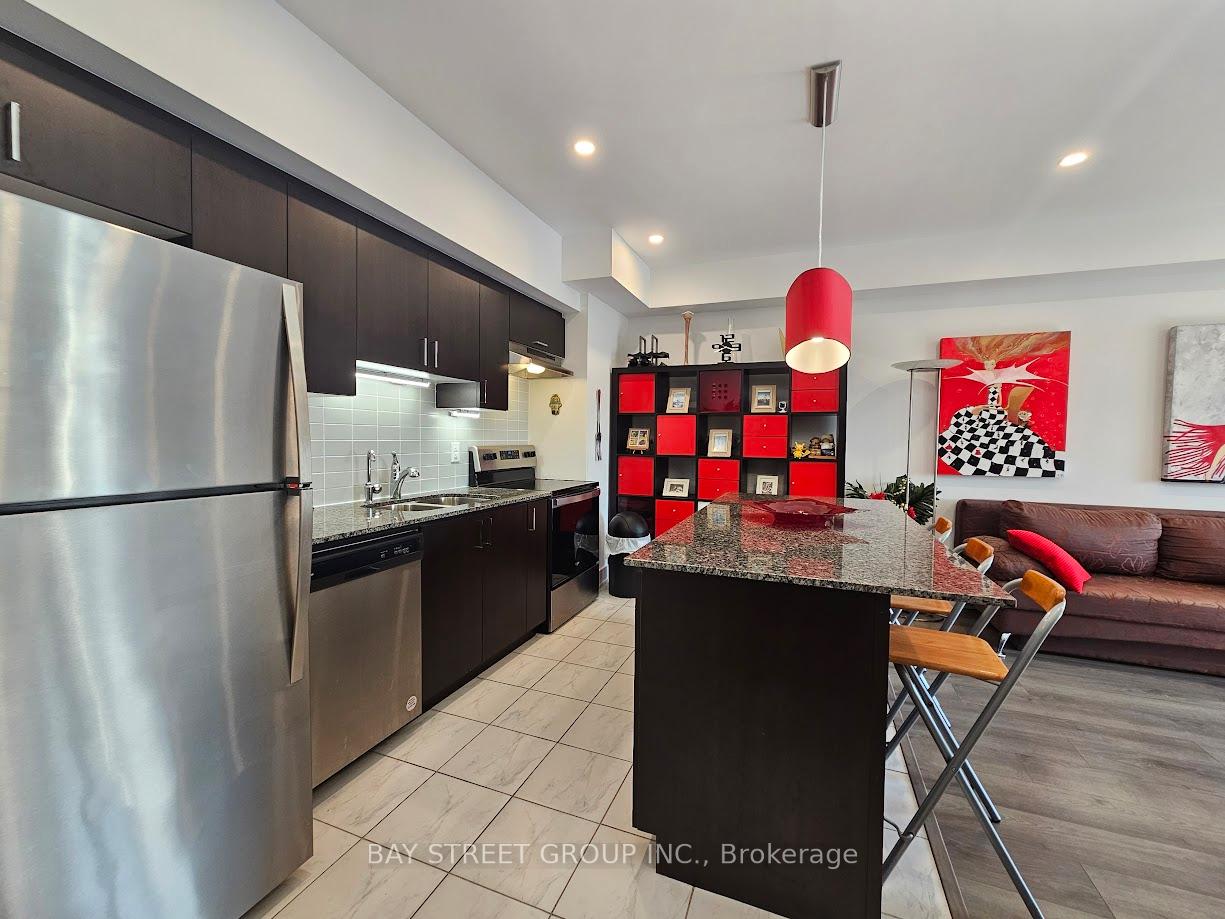Photo 4 of Unit 504, 8 Culinary Lane, Barrie, Rural Barrie Southeast — HOMEH