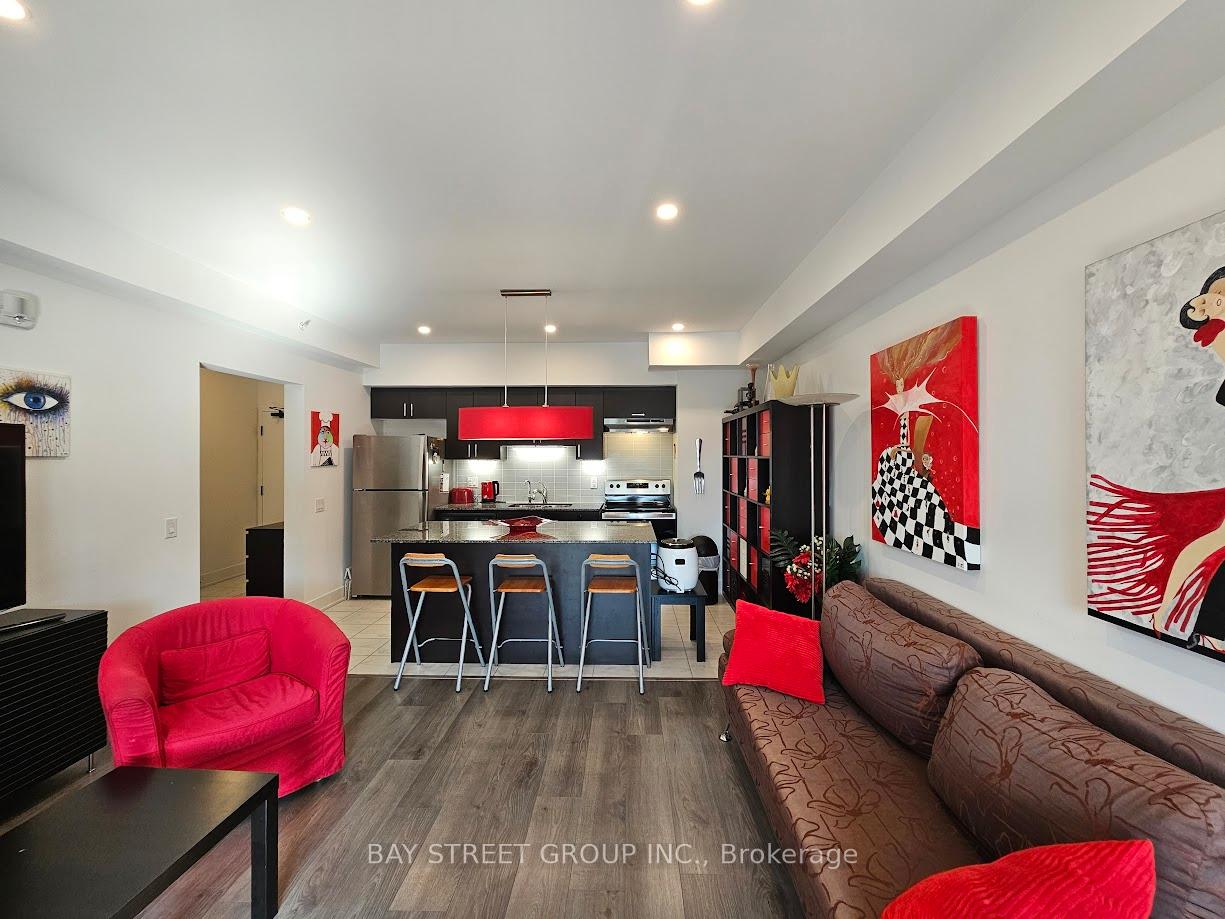 Photo 7 of Unit 504, 8 Culinary Lane, Barrie, Rural Barrie Southeast — HOMEH