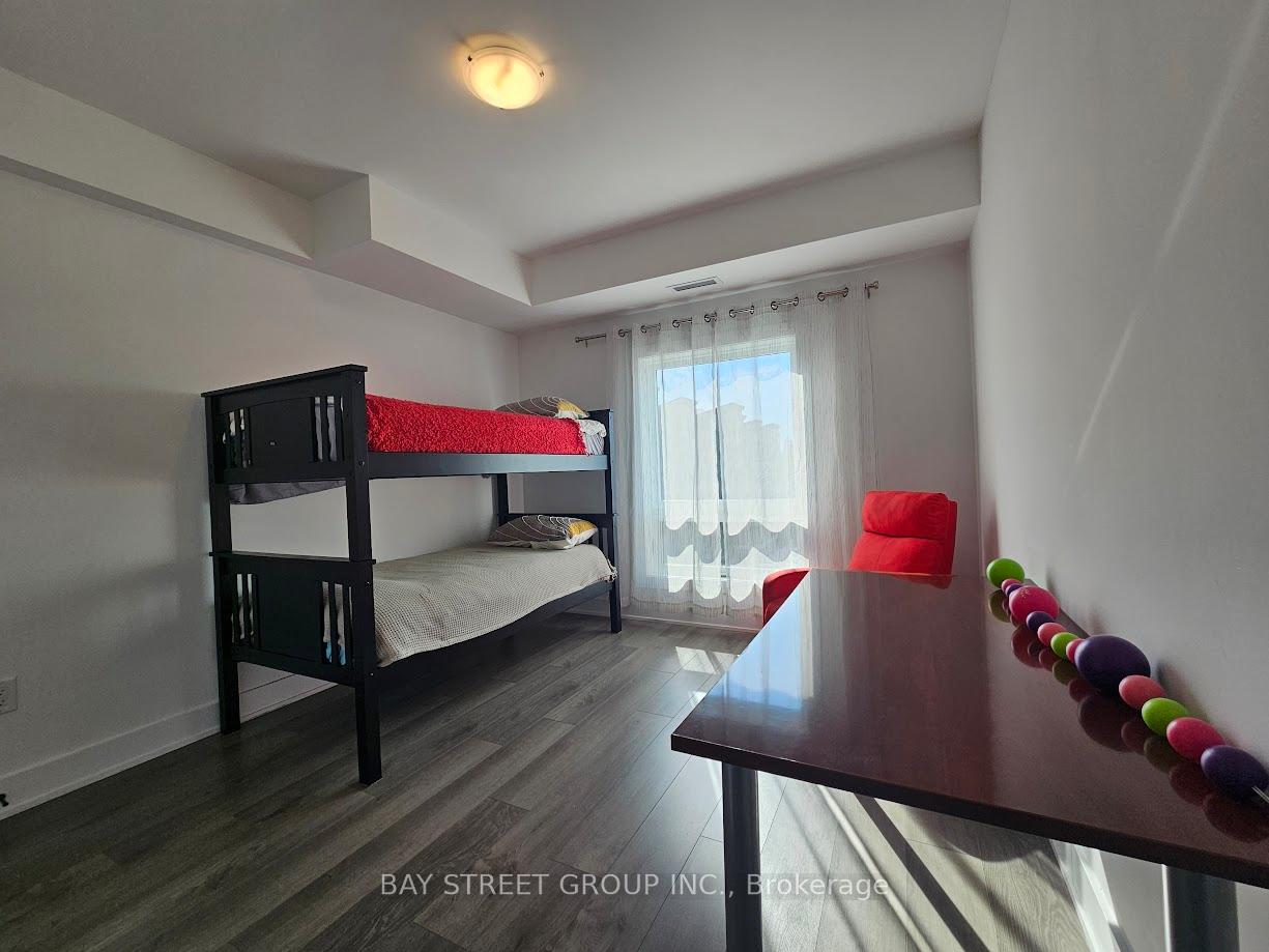 Photo 10 of Unit 504, 8 Culinary Lane, Barrie, Rural Barrie Southeast — HOMEH