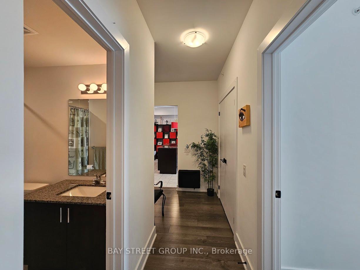 Photo 18 of Unit 504, 8 Culinary Lane, Barrie, Rural Barrie Southeast — HOMEH