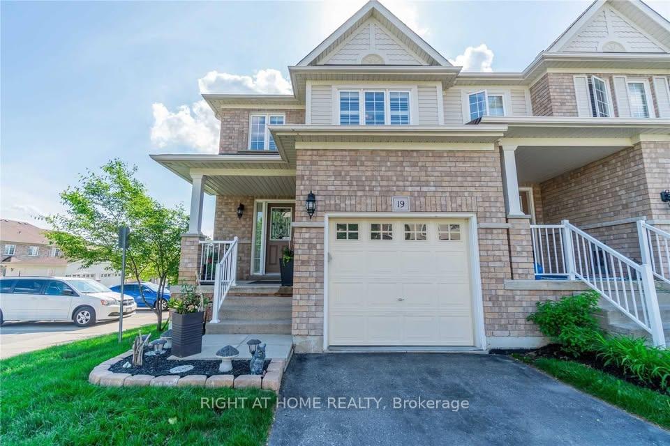 Photo 2 of Unit 19, 460 Woodmount Drive, Oshawa, Samac — HOMEH