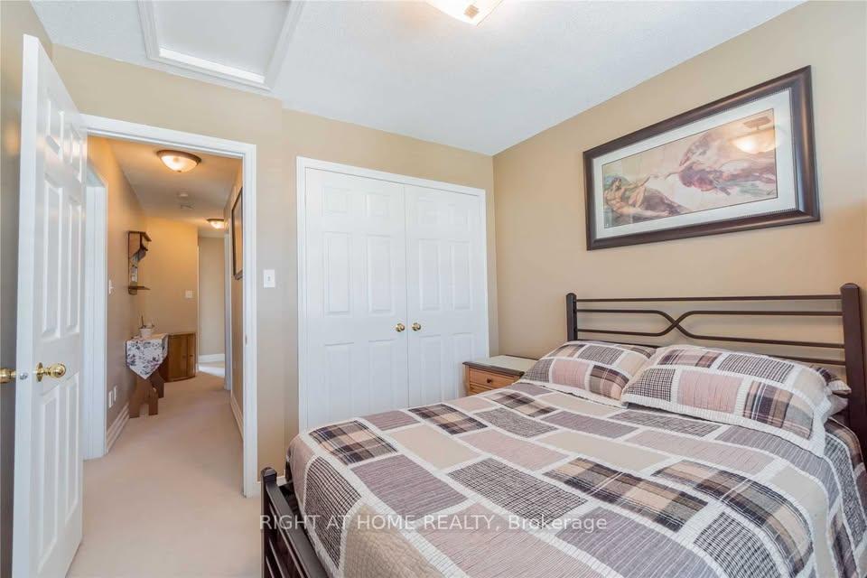 Photo 4 of Unit 19, 460 Woodmount Drive, Oshawa, Samac — HOMEH