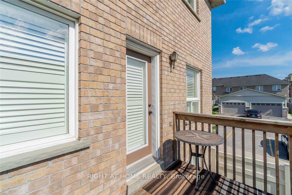 Photo 5 of Unit 19, 460 Woodmount Drive, Oshawa, Samac — HOMEH