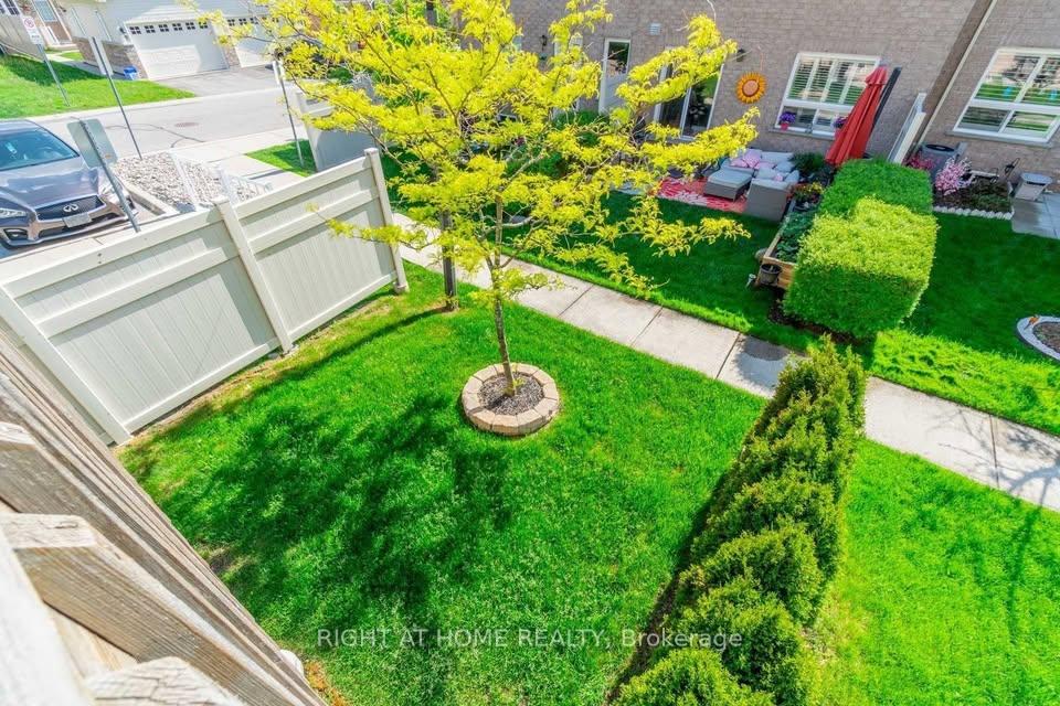 Photo 6 of Unit 19, 460 Woodmount Drive, Oshawa, Samac — HOMEH