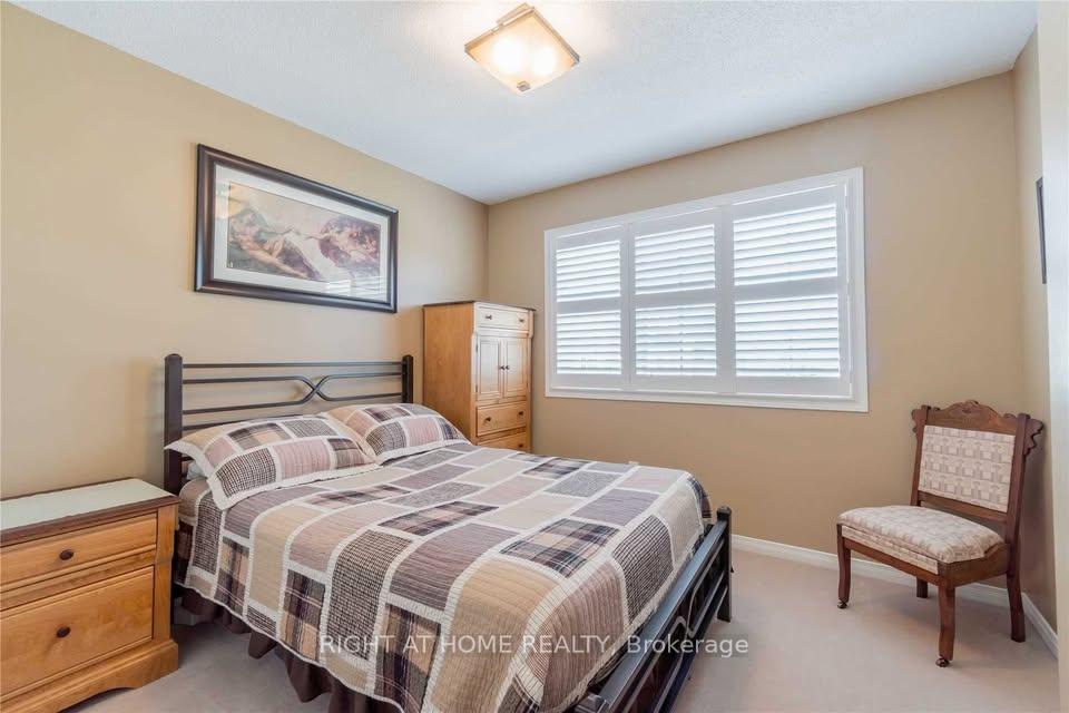 Photo 7 of Unit 19, 460 Woodmount Drive, Oshawa, Samac — HOMEH