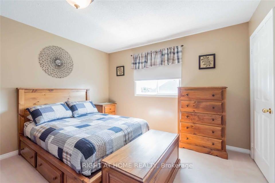 Photo 9 of Unit 19, 460 Woodmount Drive, Oshawa, Samac — HOMEH