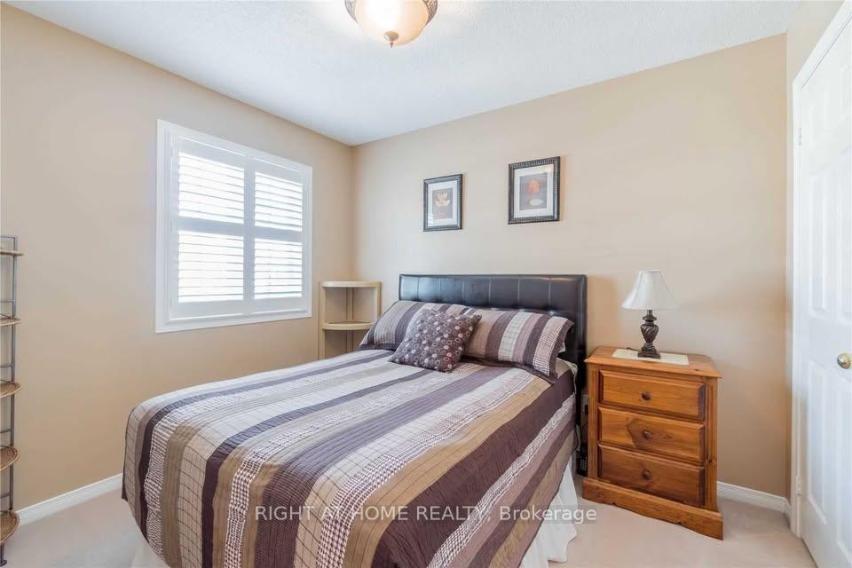 Photo 12 of Unit 19, 460 Woodmount Drive, Oshawa, Samac — HOMEH