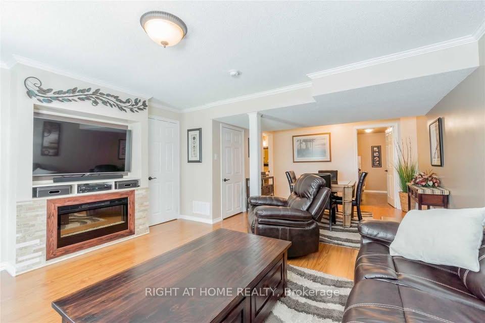 Photo 15 of Unit 19, 460 Woodmount Drive, Oshawa, Samac — HOMEH