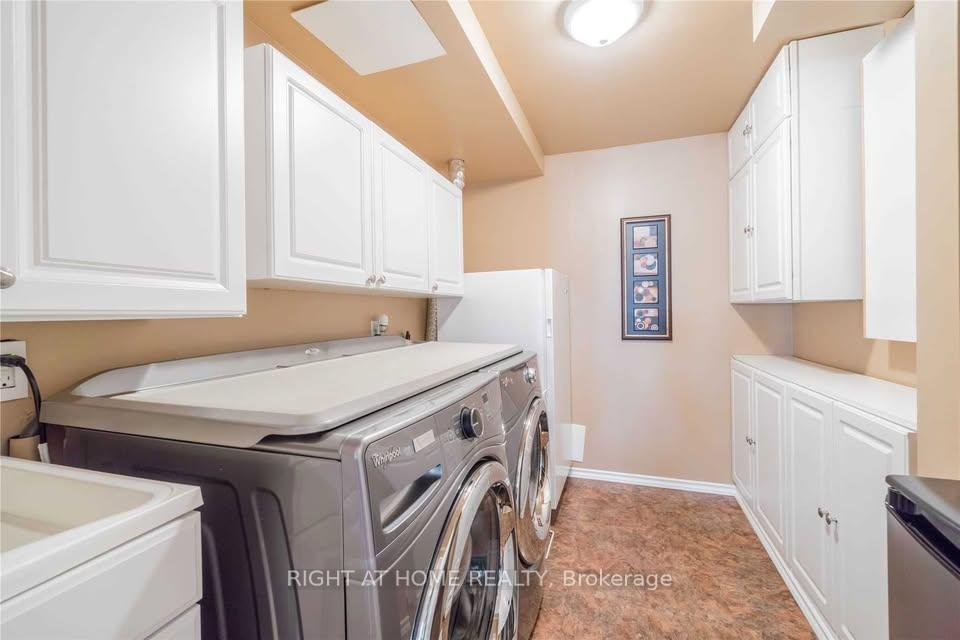 Photo 17 of Unit 19, 460 Woodmount Drive, Oshawa, Samac — HOMEH