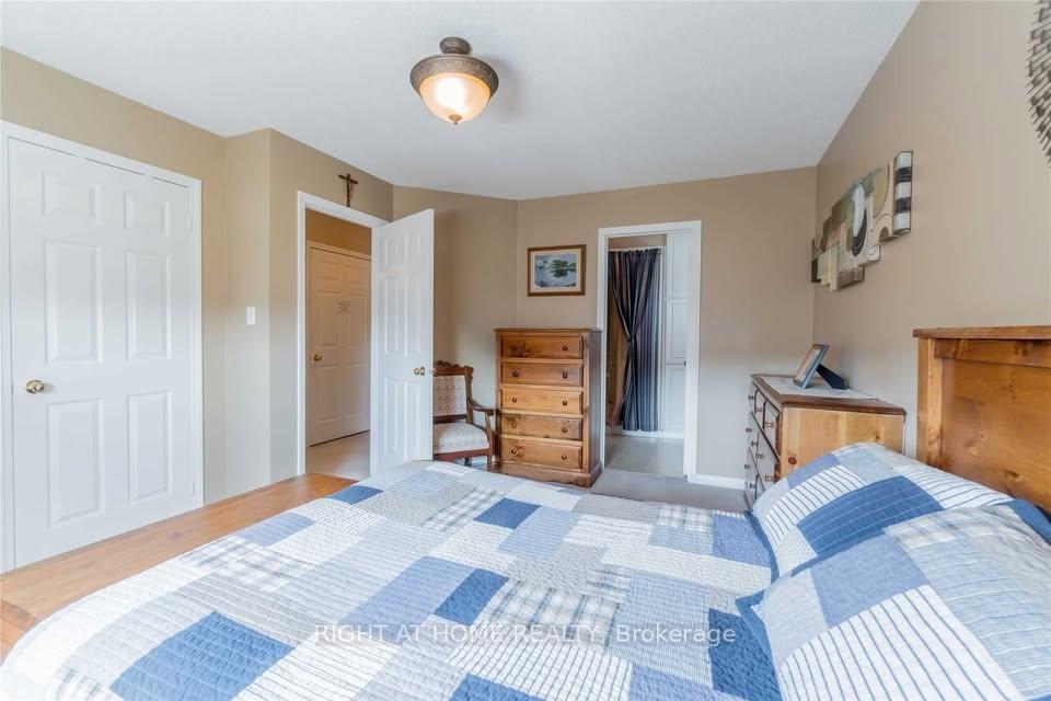 Photo 18 of Unit 19, 460 Woodmount Drive, Oshawa, Samac — HOMEH