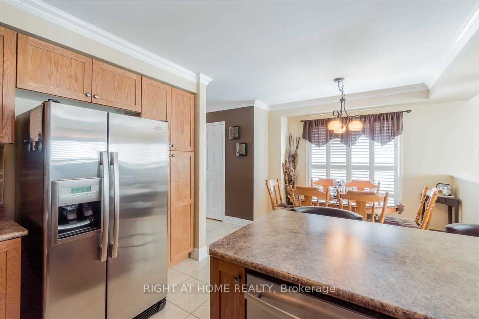 Photo 19 of Unit 19, 460 Woodmount Drive, Oshawa, Samac — HOMEH