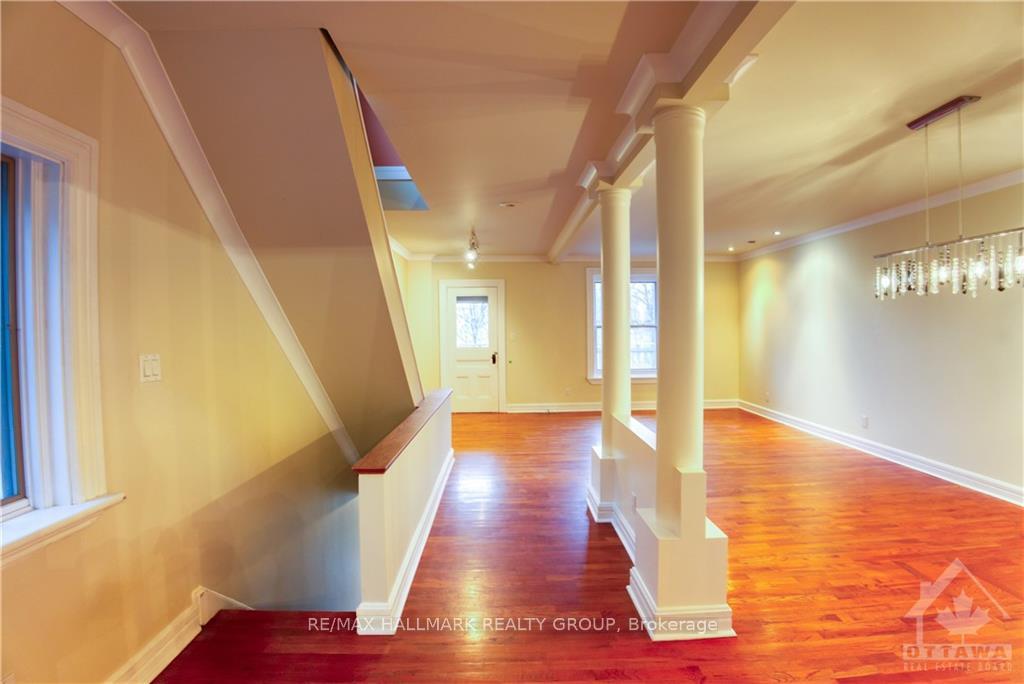 Photo 4 of Unit 2, 2-272 Royal Avenue, Ottawa, Westboro West — HOMEH