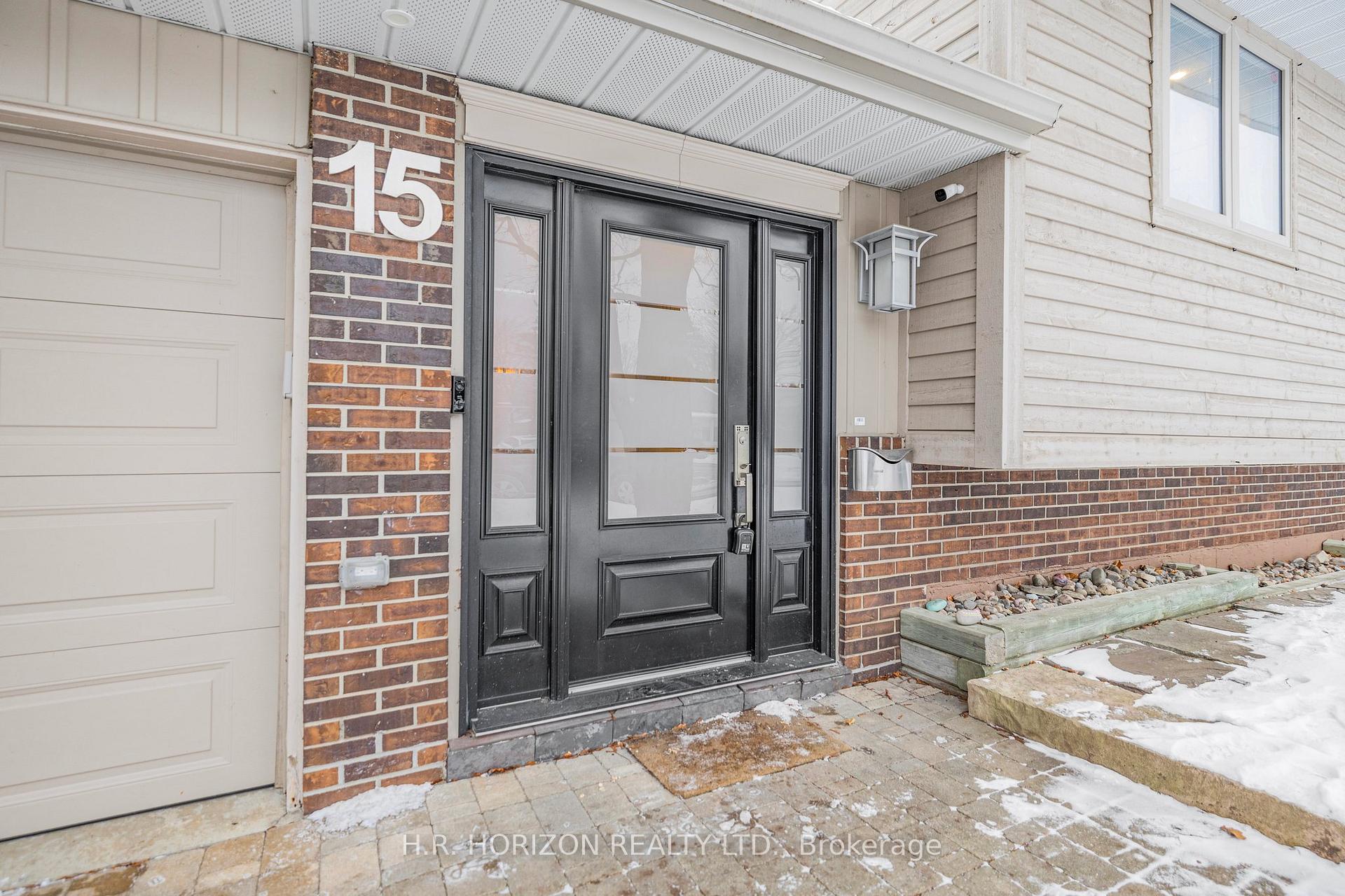 Photo 4 of 15 Glenview Drive, Aurora, Aurora Highlands — HOMEH