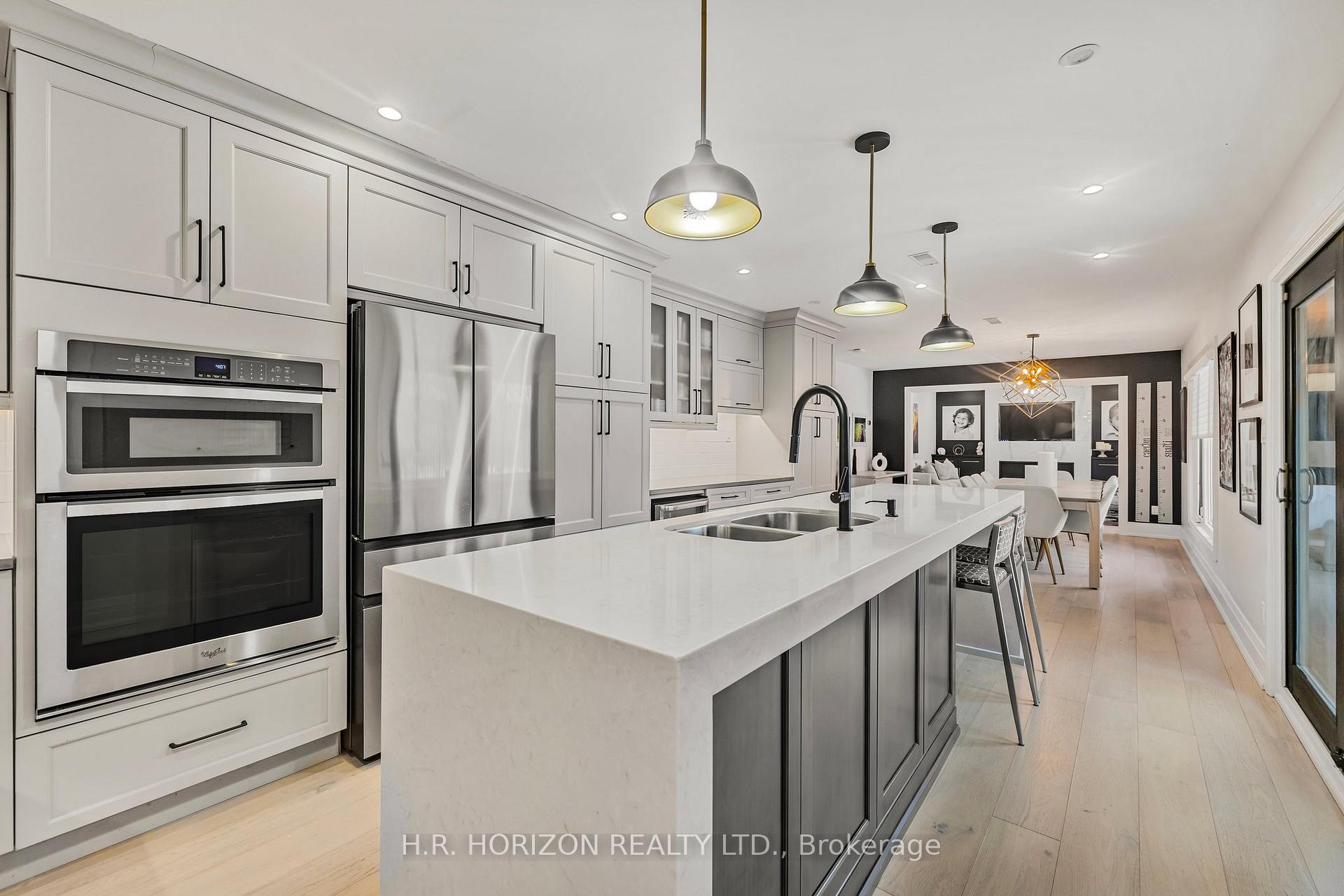 Photo 10 of 15 Glenview Drive, Aurora, Aurora Highlands — HOMEH