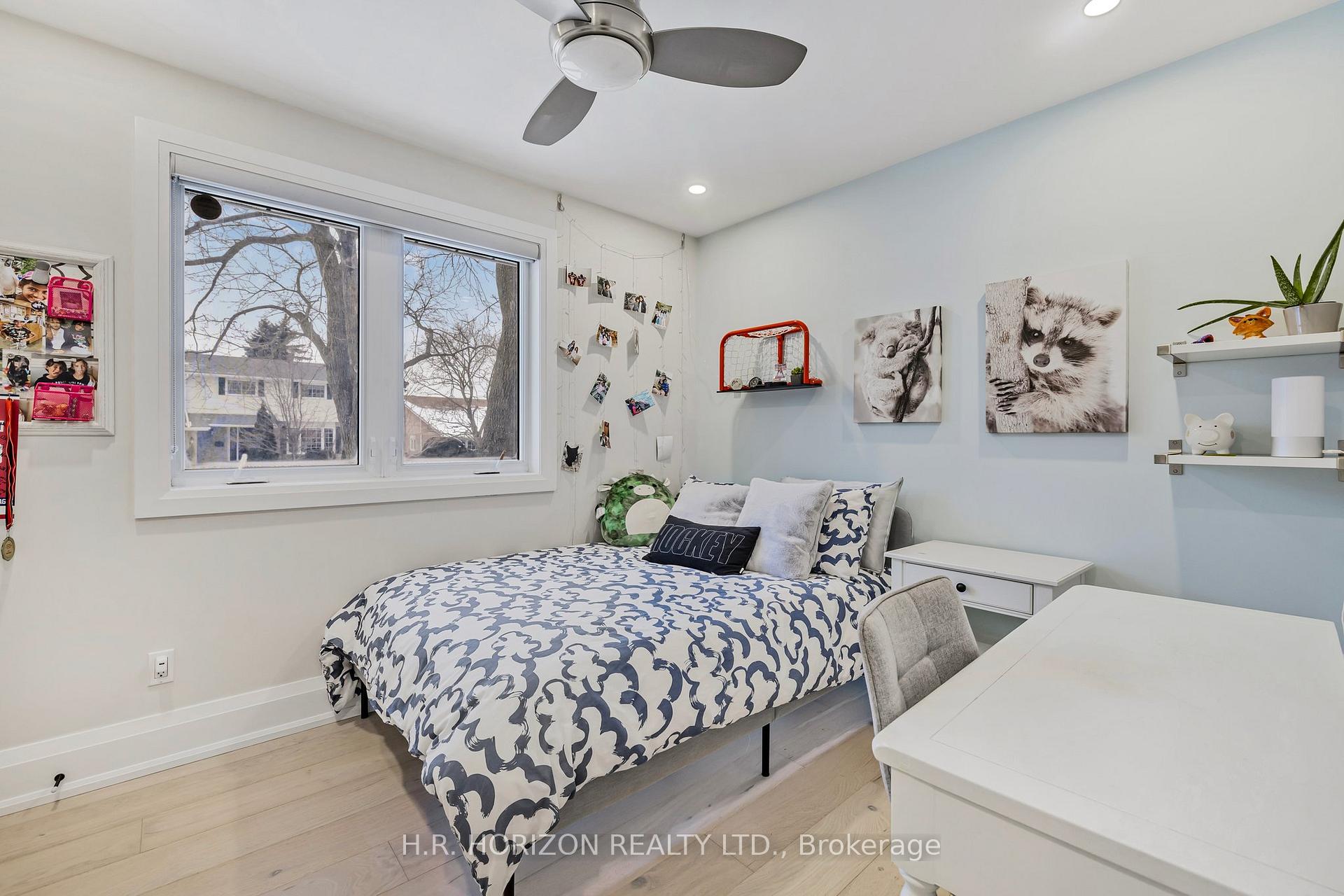 Photo 19 of 15 Glenview Drive, Aurora, Aurora Highlands — HOMEH