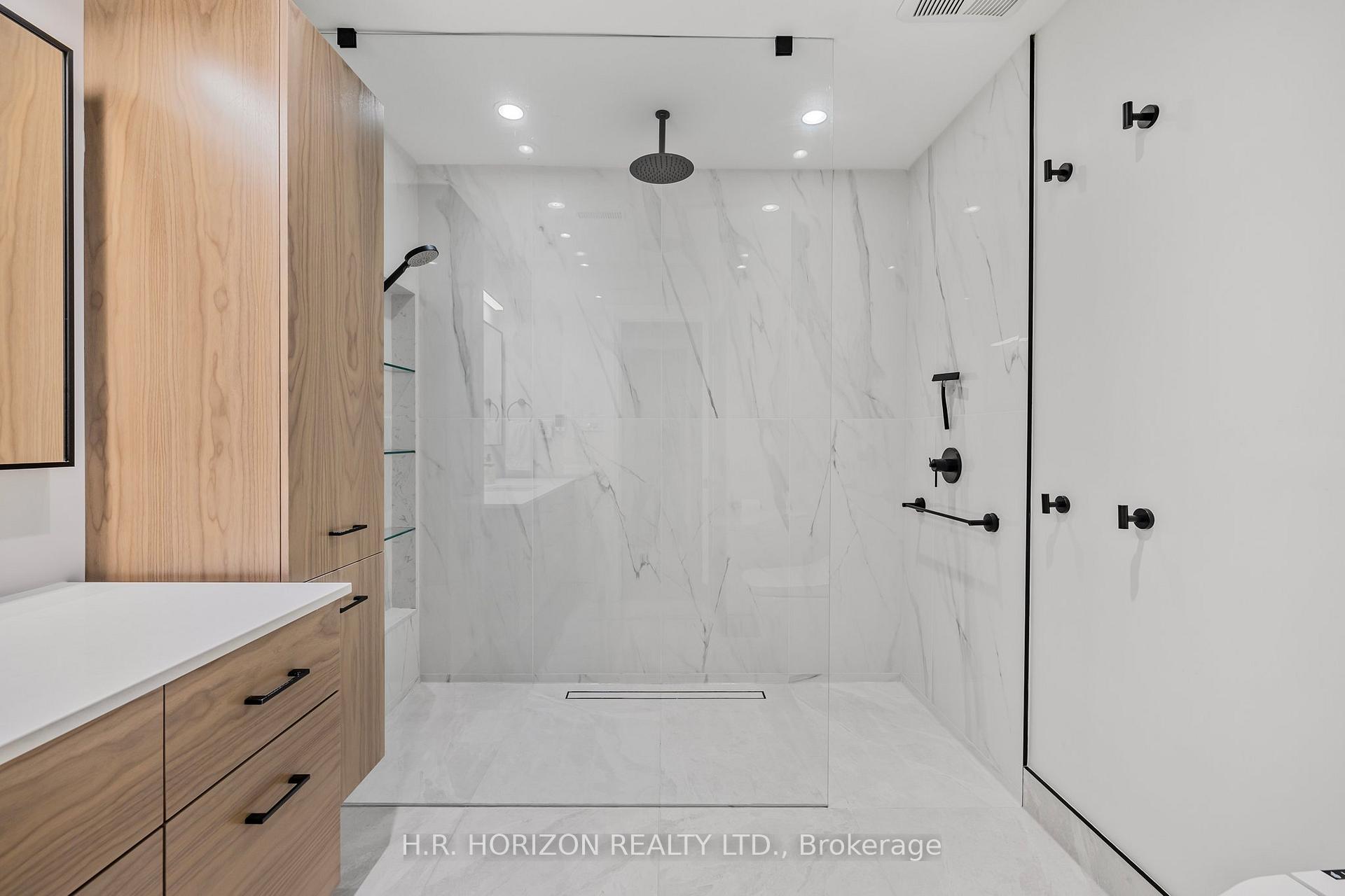 Photo 22 of 15 Glenview Drive, Aurora, Aurora Highlands — HOMEH