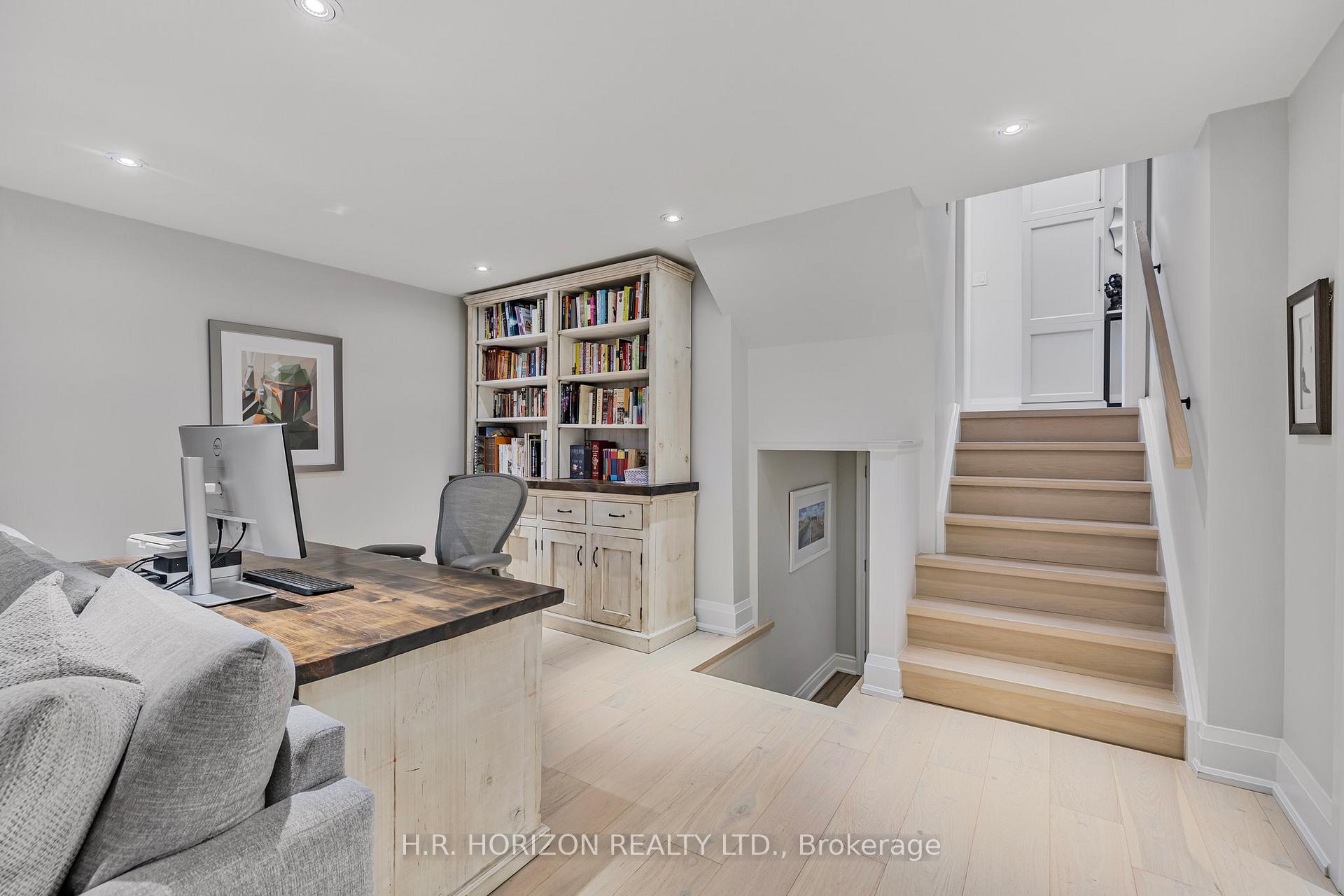Photo 30 of 15 Glenview Drive, Aurora, Aurora Highlands — HOMEH