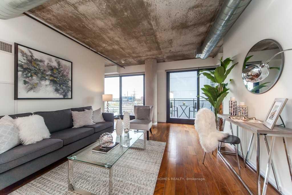 Photo 4 of Unit 1305, 51 Trolley Crescent, Toronto, Moss Park — HOMEH