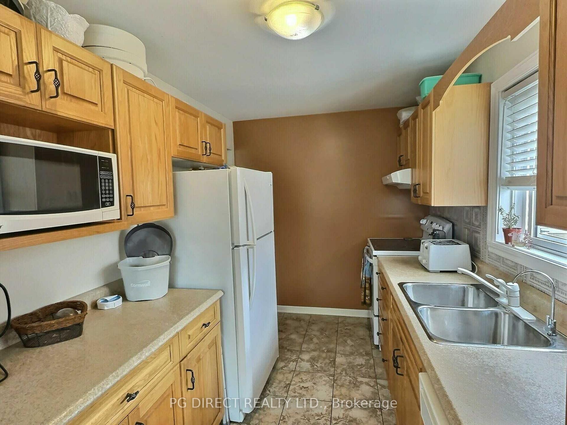 Photo 3 of 217A Mckenzie Street W, Cornwall — HOMEH