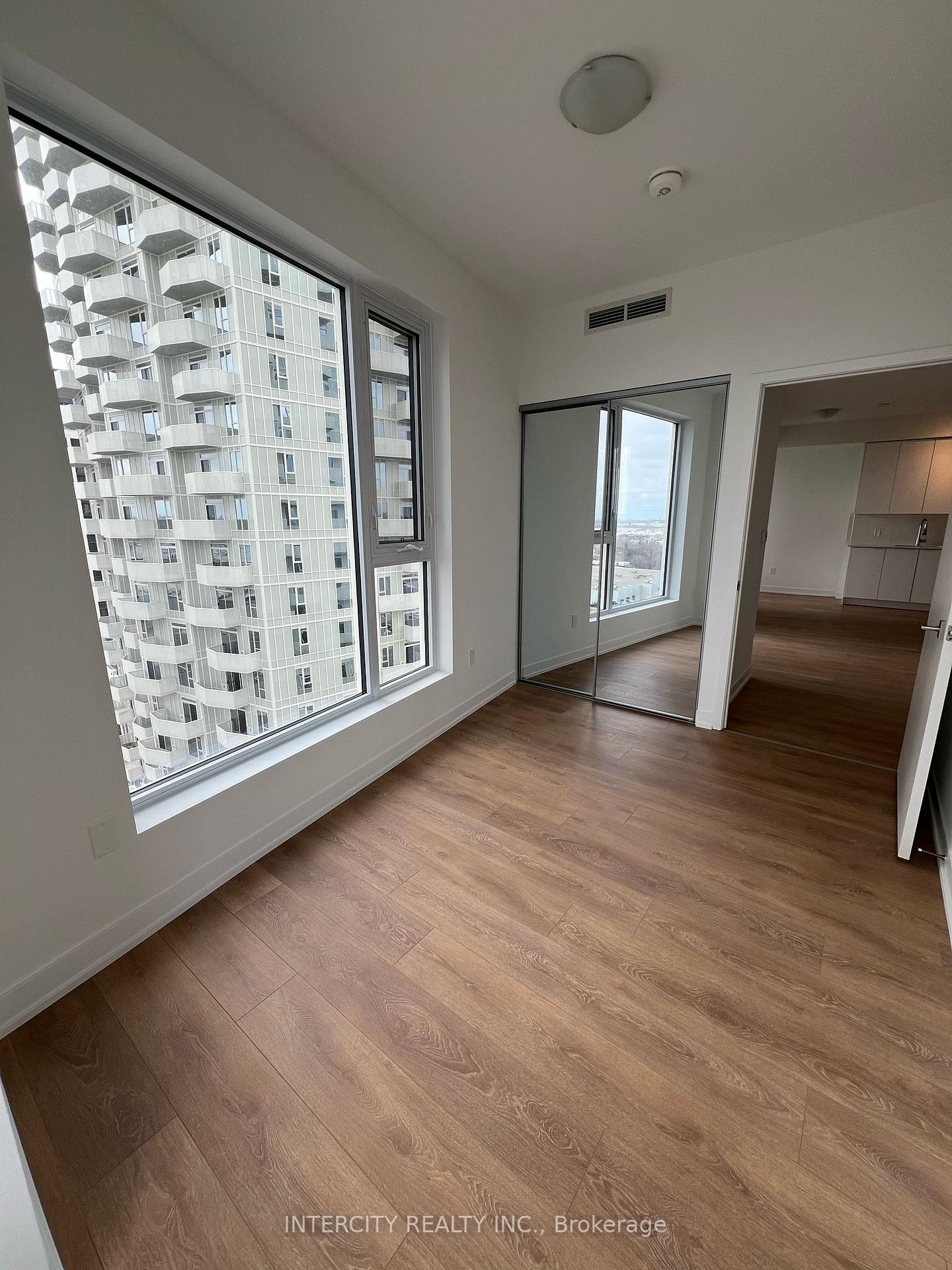 Photo 4 of Unit 1530, 498 Caldari Road, Vaughan, Concord — HOMEH