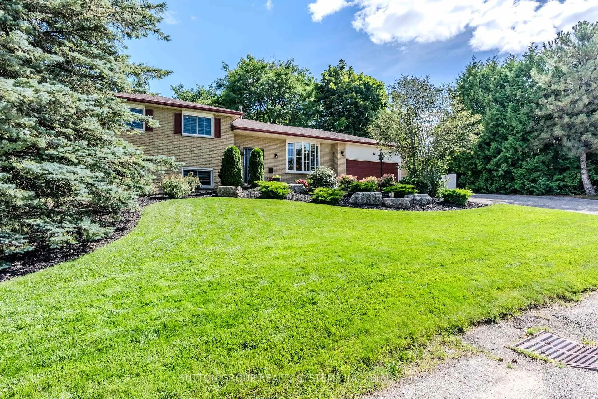 Photo 2 of 17 William Rex Crescent, Erin — HOMEH