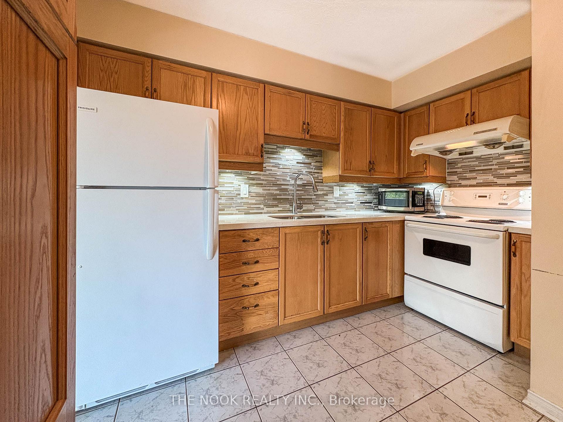 Photo 3 of Unit 406, 454 centre Street, Oshawa, Central — HOMEH