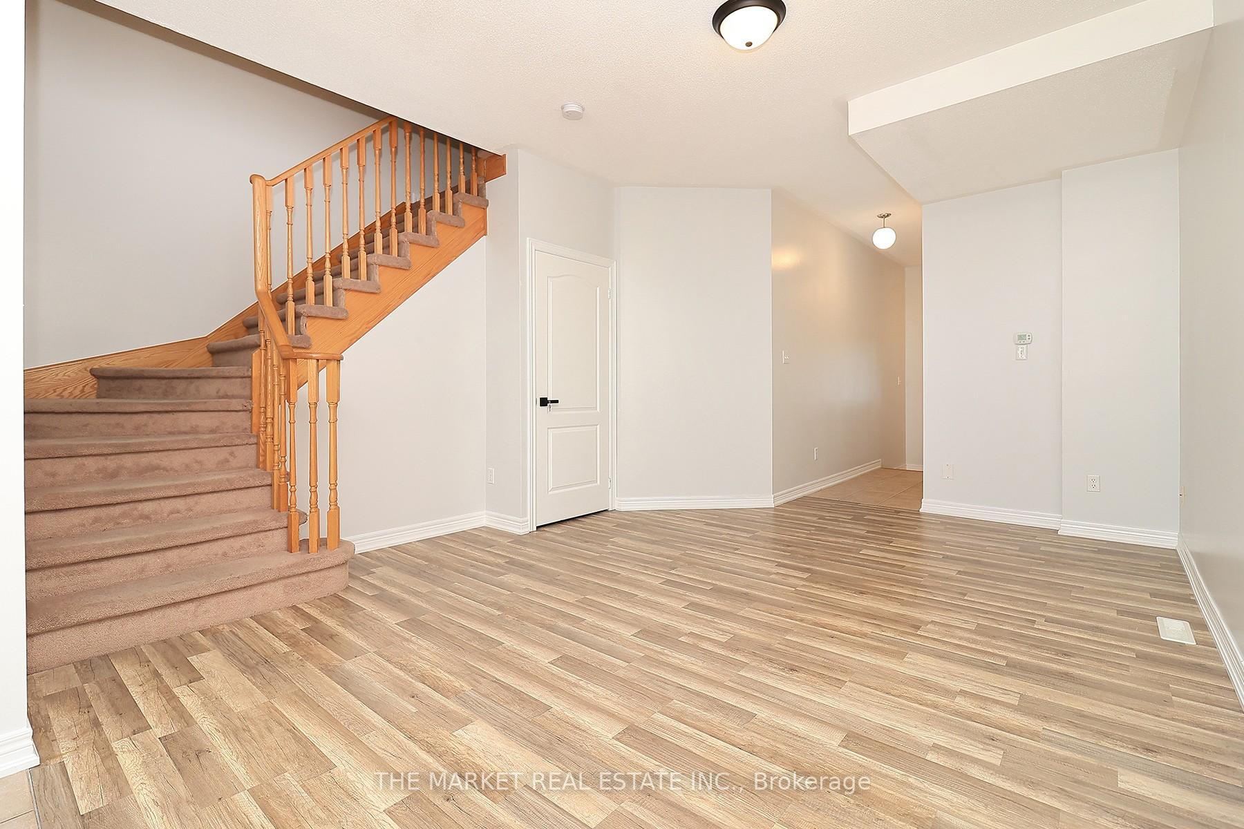 Photo 7 of 54 Pefferlaw Circle, Brampton, Bram West — HOMEH