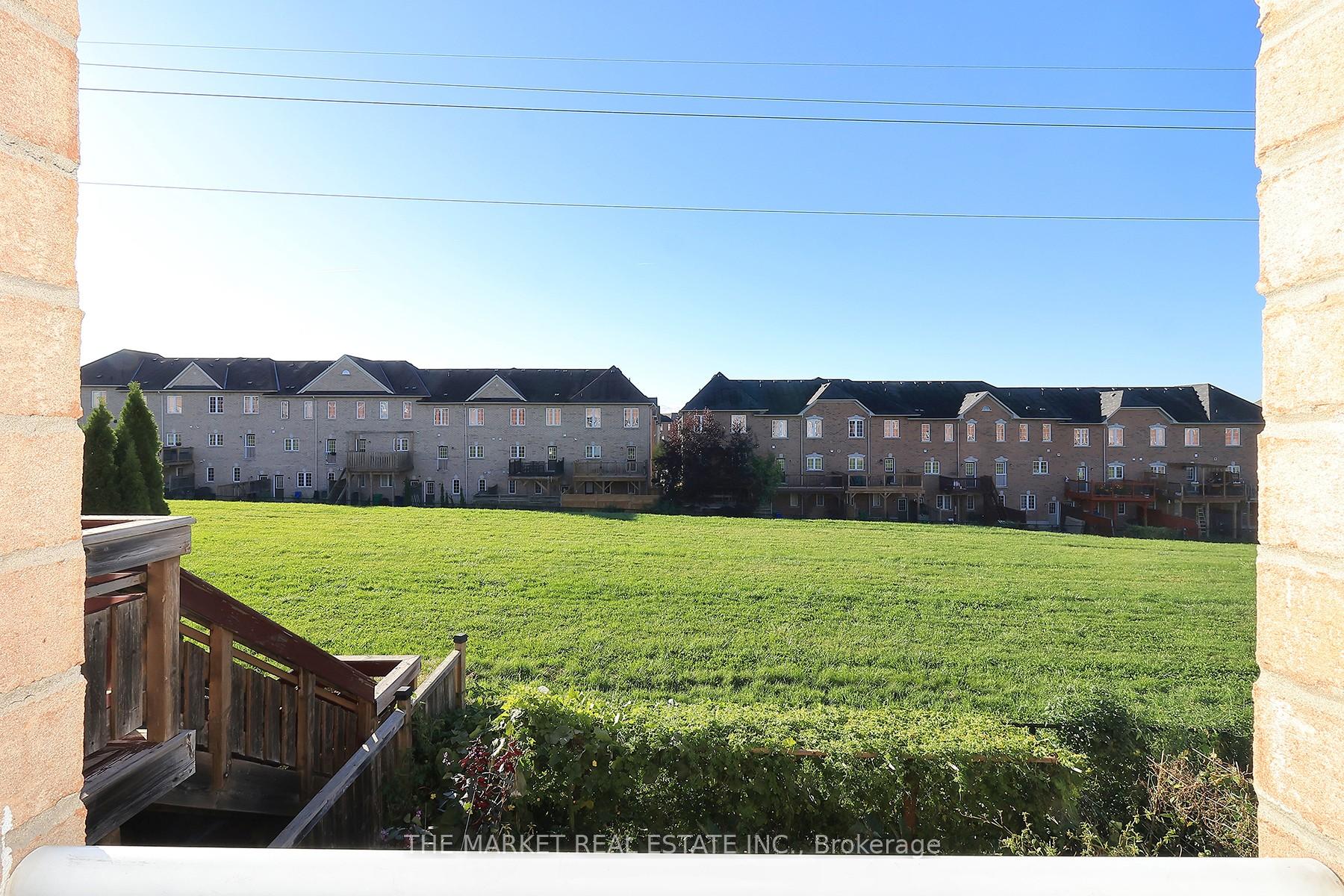 Photo 13 of 54 Pefferlaw Circle, Brampton, Bram West — HOMEH