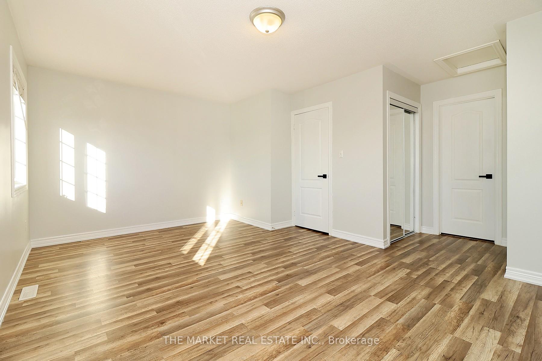 Photo 15 of 54 Pefferlaw Circle, Brampton, Bram West — HOMEH