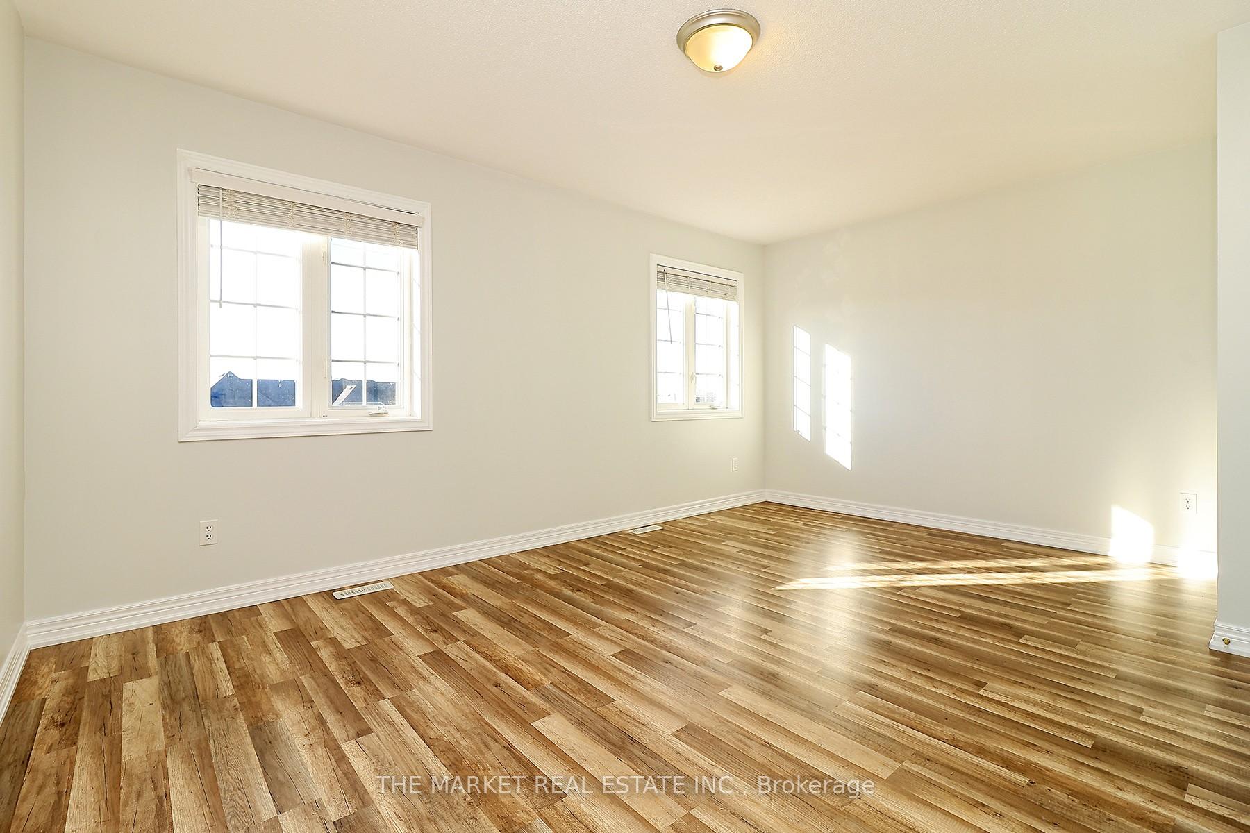 Photo 16 of 54 Pefferlaw Circle, Brampton, Bram West — HOMEH