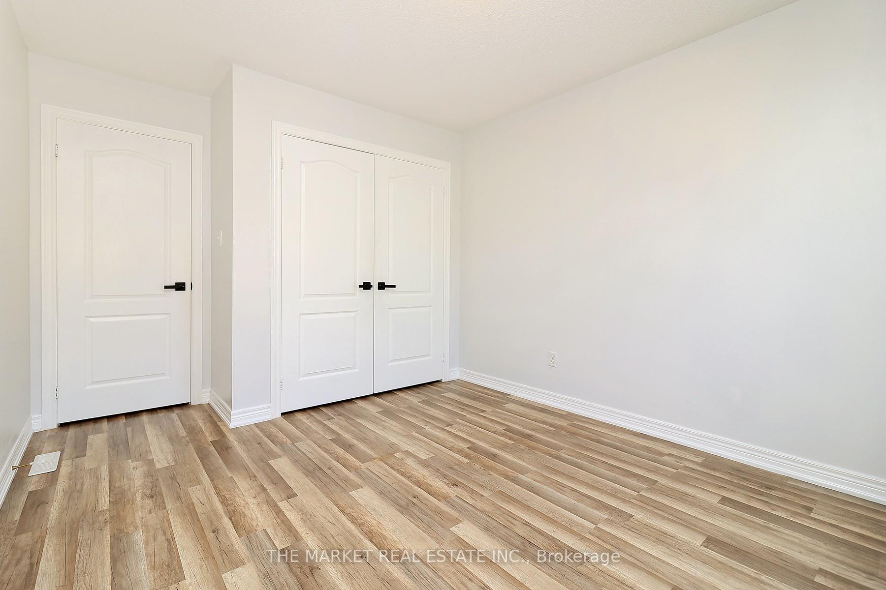 Photo 19 of 54 Pefferlaw Circle, Brampton, Bram West — HOMEH