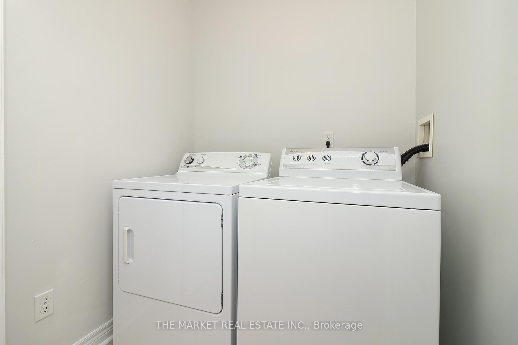 Photo 22 of 54 Pefferlaw Circle, Brampton, Bram West — HOMEH