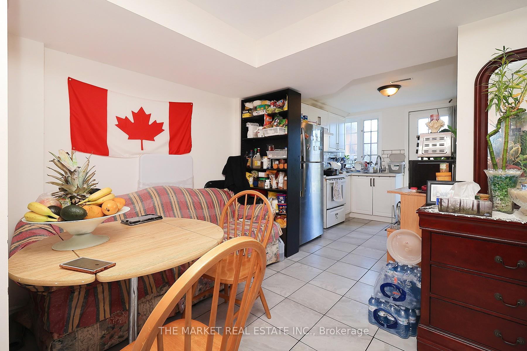 Photo 30 of 54 Pefferlaw Circle, Brampton, Bram West — HOMEH