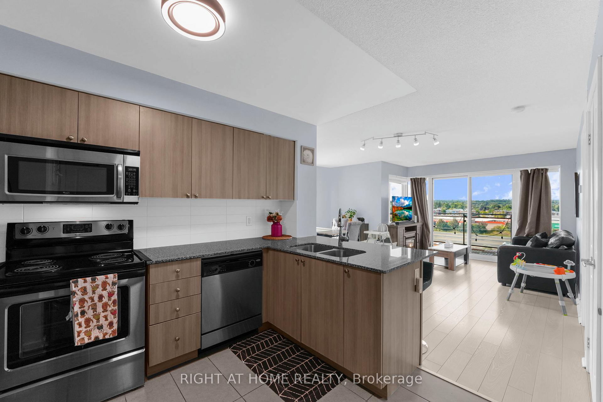 Photo 11 of Unit 603, 1235 Bayly Street, Pickering, Bay Ridges — HOMEH