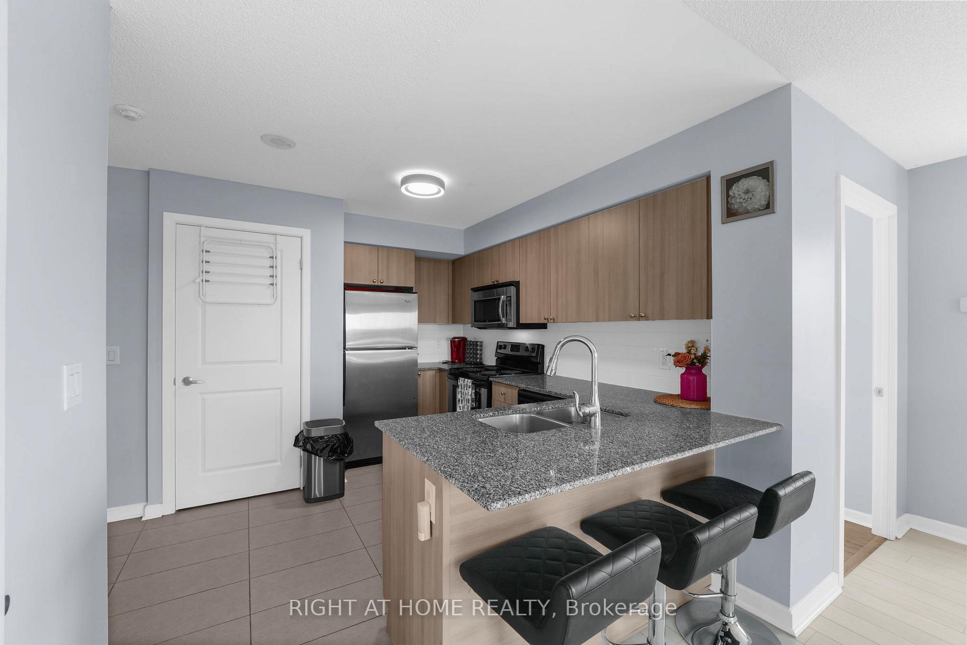 Photo 13 of Unit 603, 1235 Bayly Street, Pickering, Bay Ridges — HOMEH