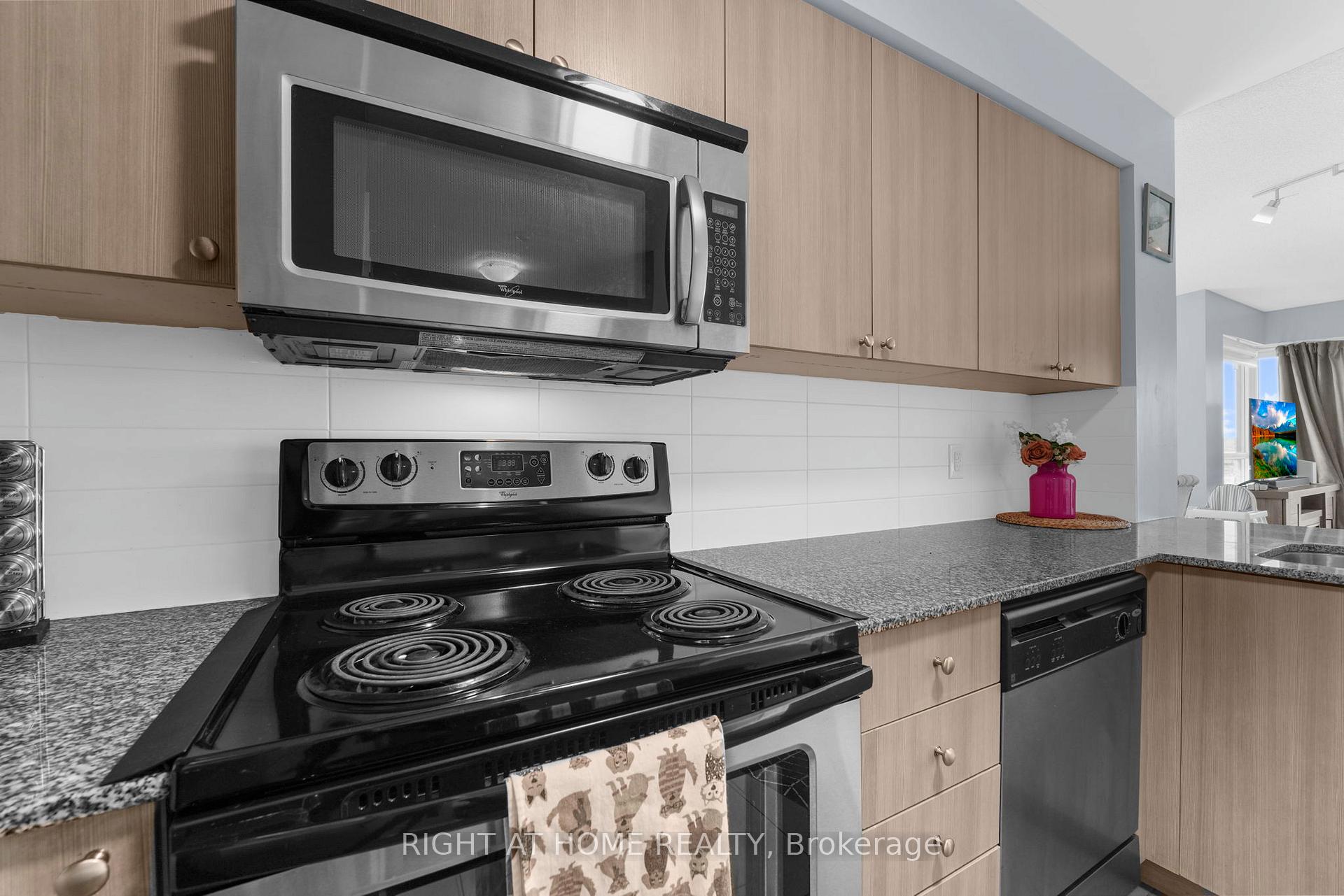 Photo 15 of Unit 603, 1235 Bayly Street, Pickering, Bay Ridges — HOMEH