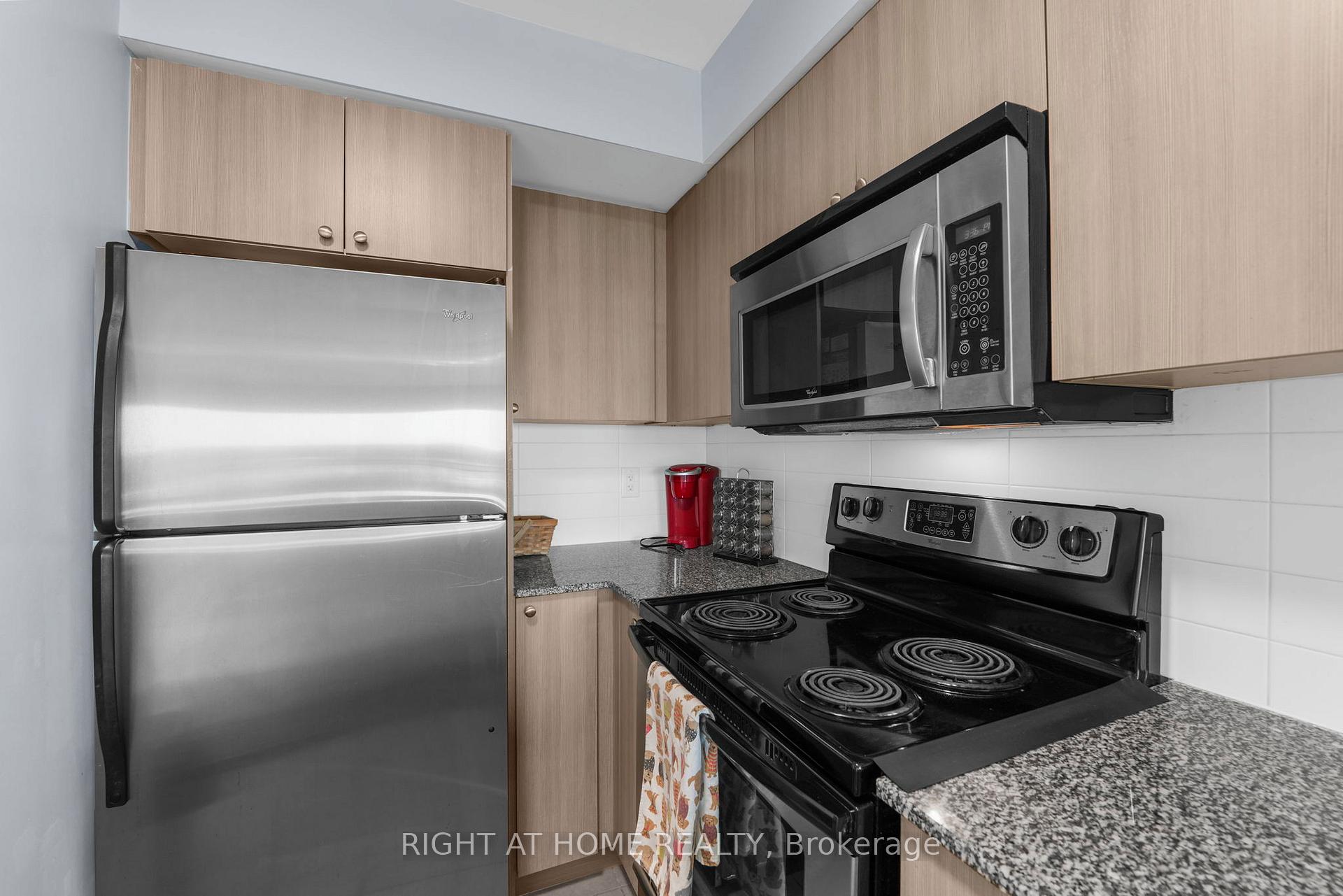 Photo 18 of Unit 603, 1235 Bayly Street, Pickering, Bay Ridges — HOMEH