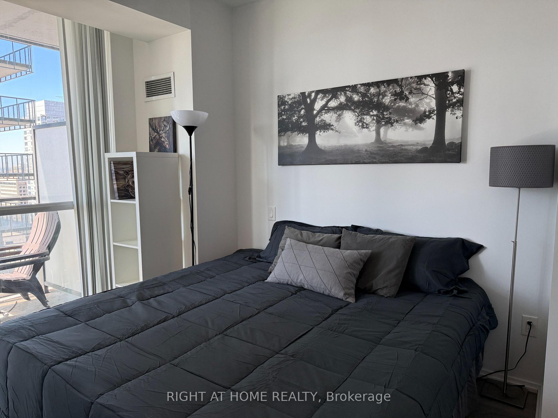 Photo 8 of Unit 3505, 45 Charles Street E, Toronto, Church-Yonge Corridor — HOMEH