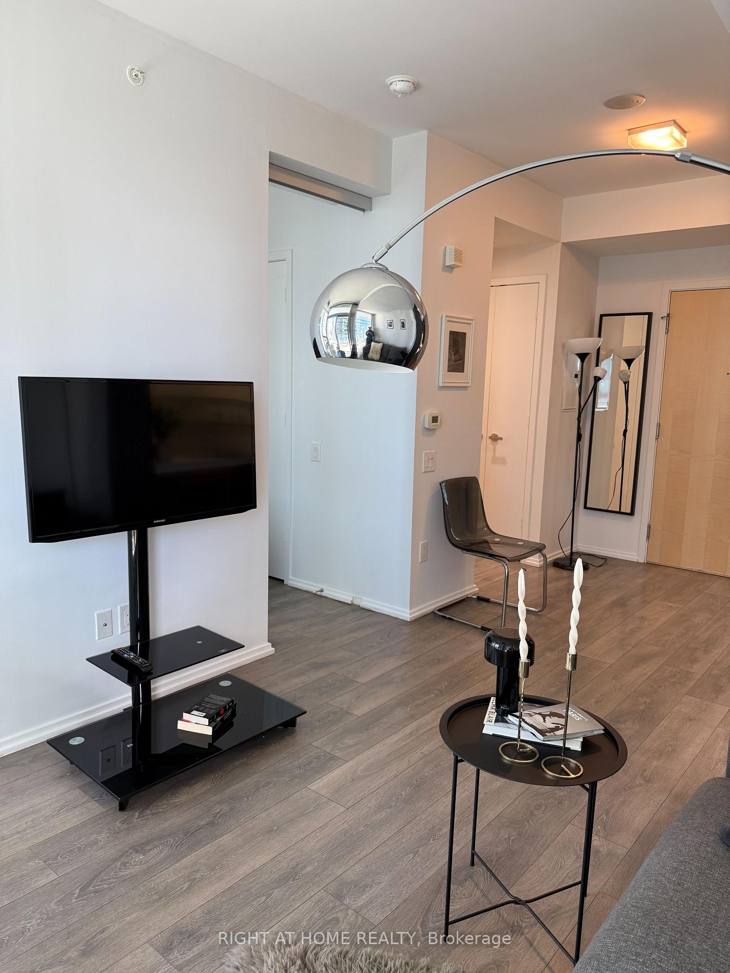 Photo 9 of Unit 3505, 45 Charles Street E, Toronto, Church-Yonge Corridor — HOMEH