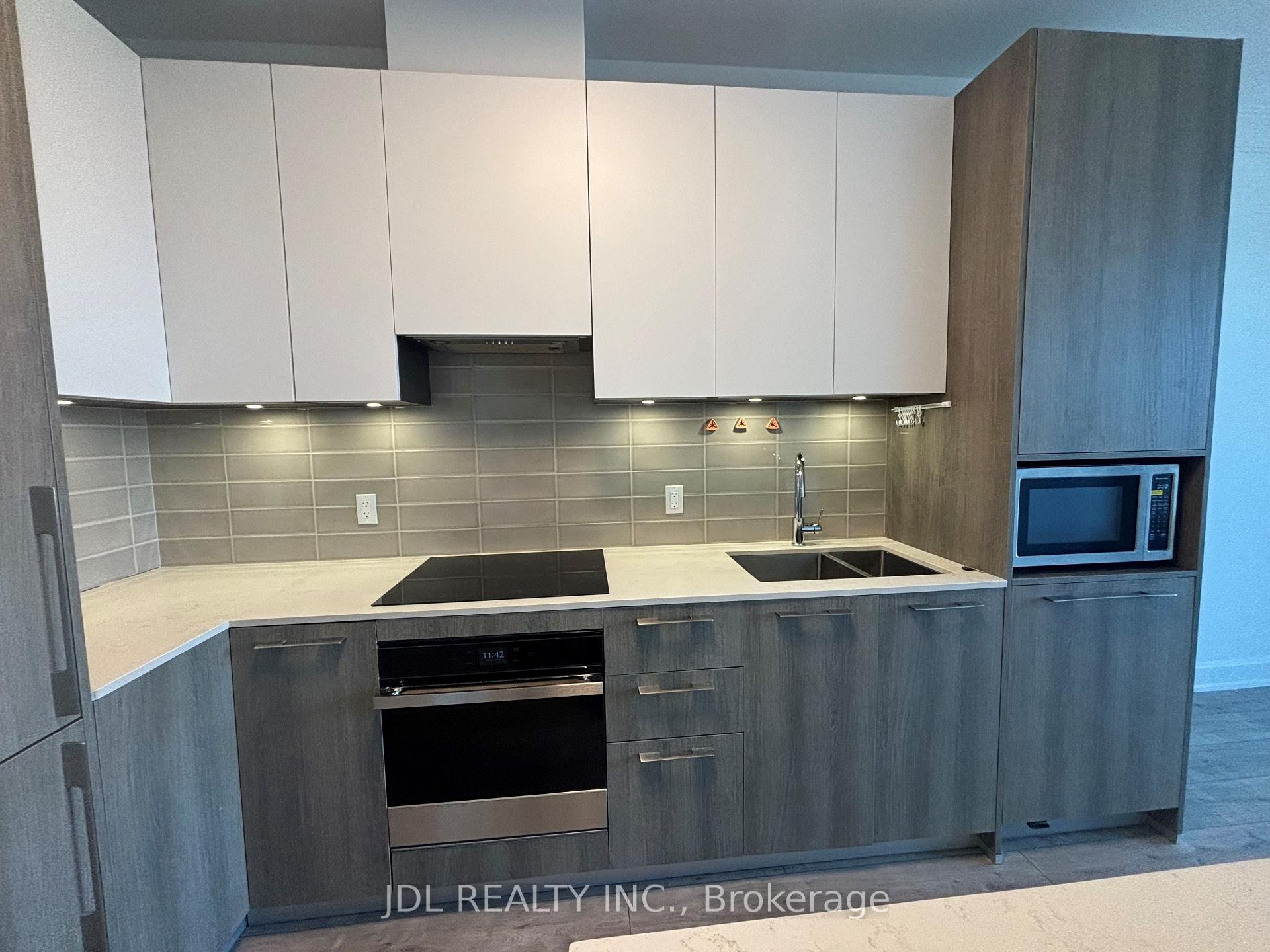 Photo 6 of Unit 911, 38 Water Walk Drive, Markham, Unionville — HOMEH