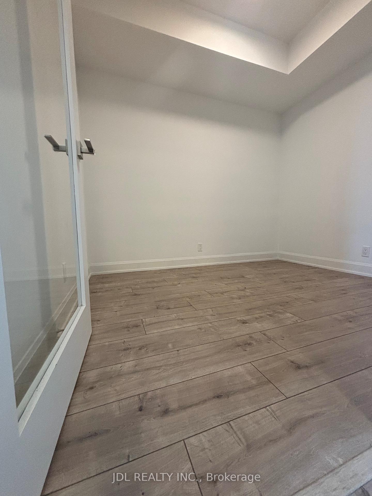 Photo 11 of Unit 911, 38 Water Walk Drive, Markham, Unionville — HOMEH