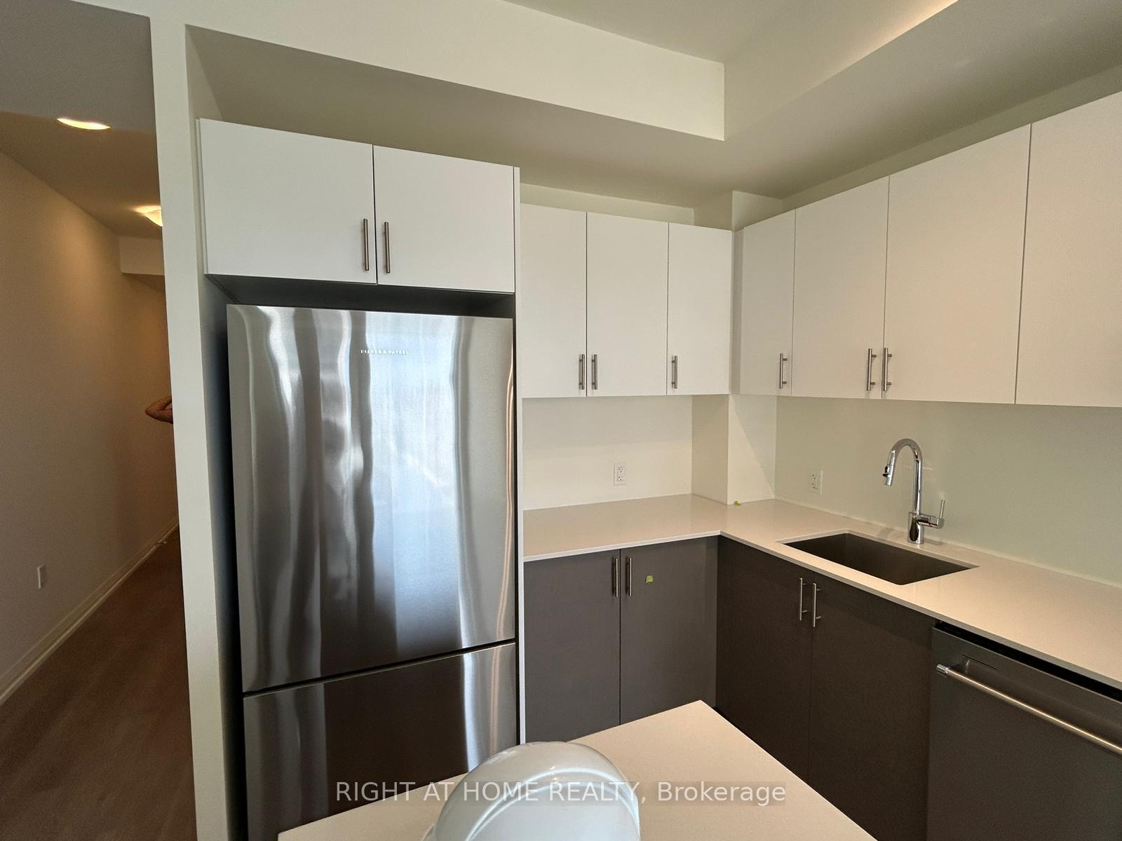 Photo 2 of Unit 318, 27 Korda Gate, Vaughan, Vellore Village — HOMEH