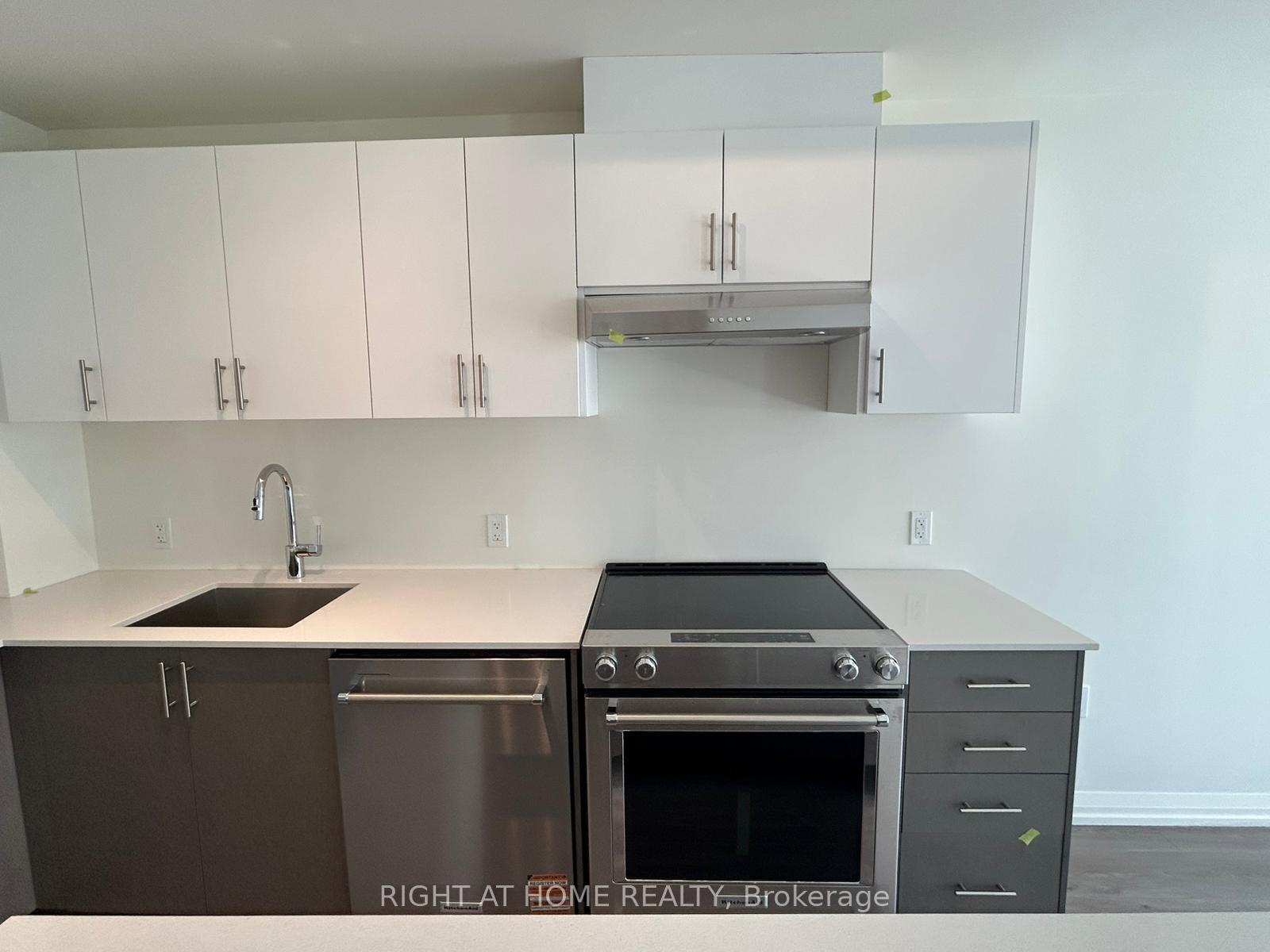 Photo 3 of Unit 318, 27 Korda Gate, Vaughan, Vellore Village — HOMEH