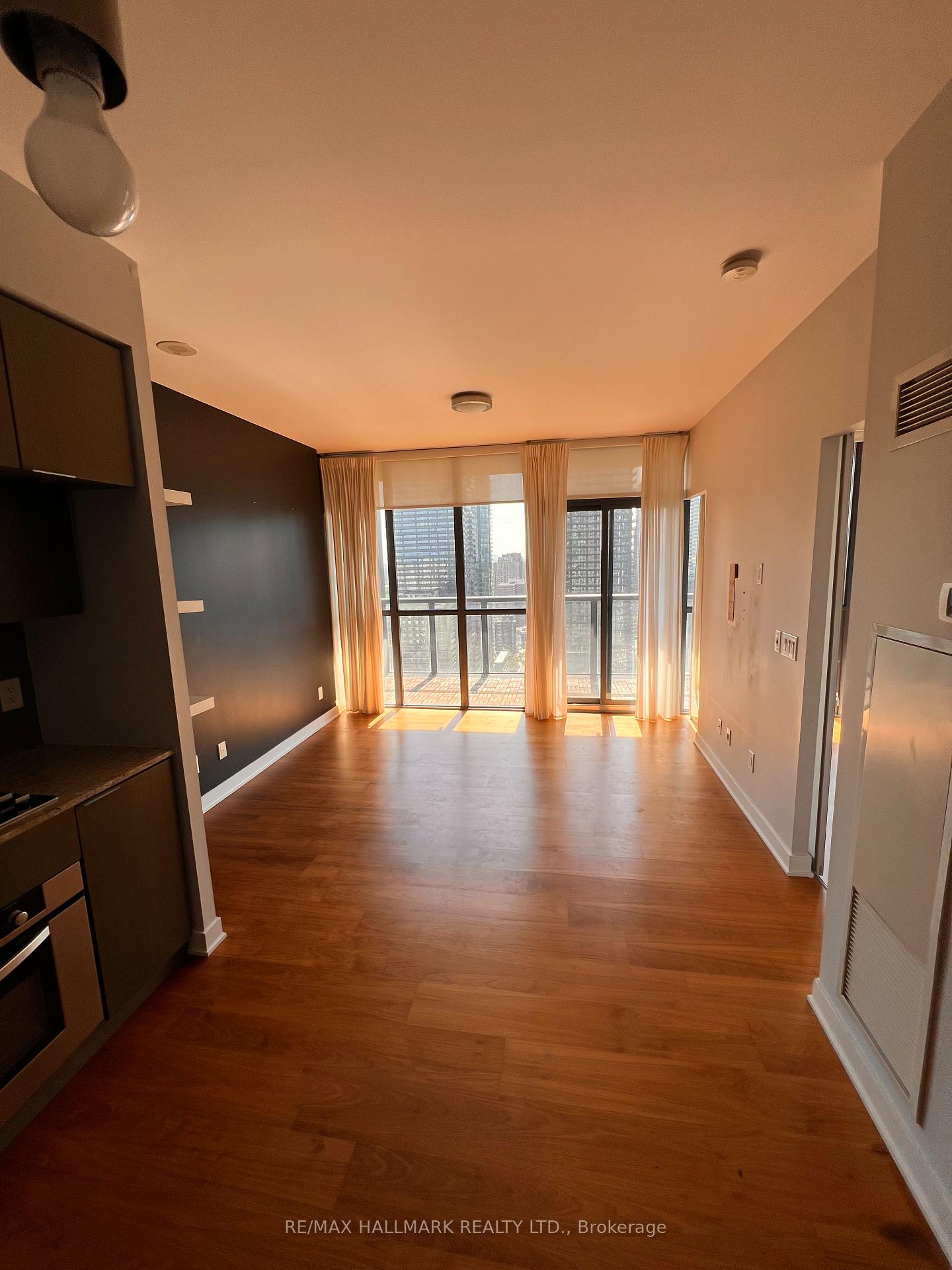Photo 3 of Unit 3105, 110 Charles Street E, Toronto, Church-Yonge Corridor — HOMEH