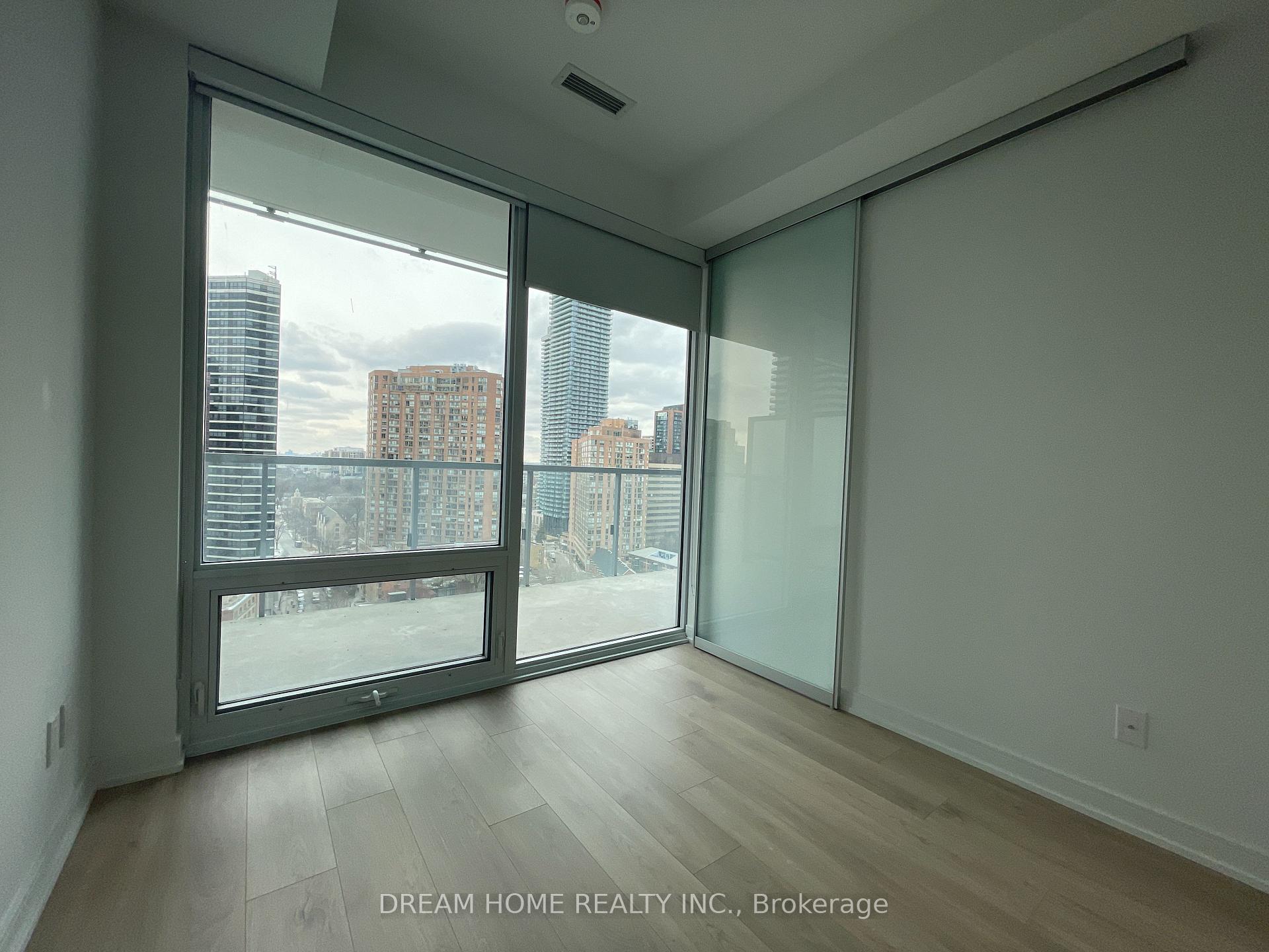 Photo 2 of Unit 1810, 3 Gloucester Street, Toronto, Church-Yonge Corridor — HOMEH