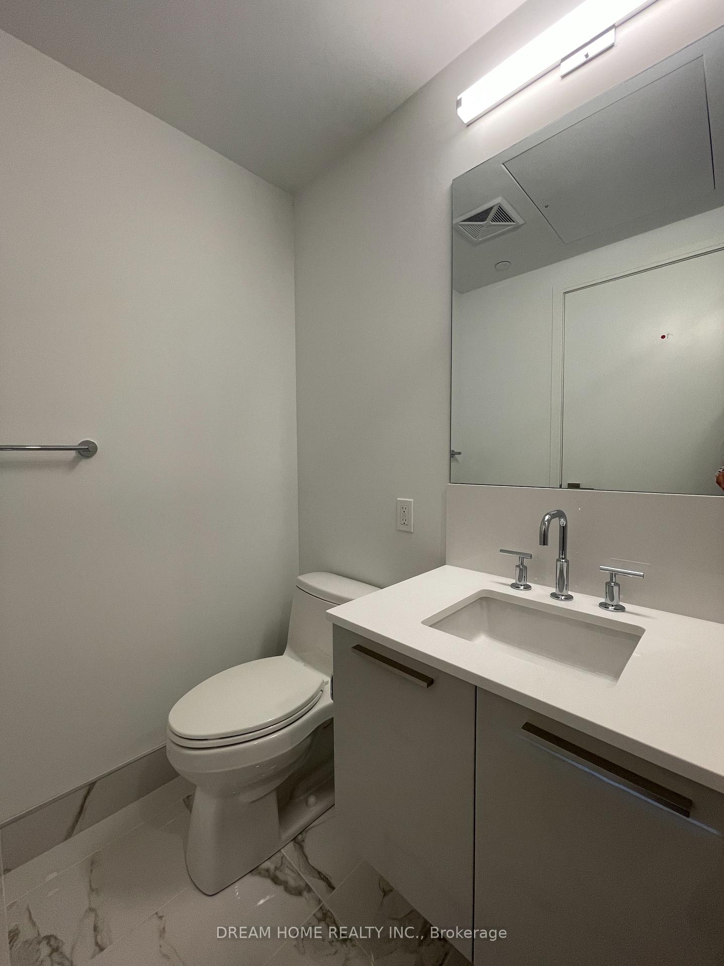 Photo 7 of Unit 1810, 3 Gloucester Street, Toronto, Church-Yonge Corridor — HOMEH
