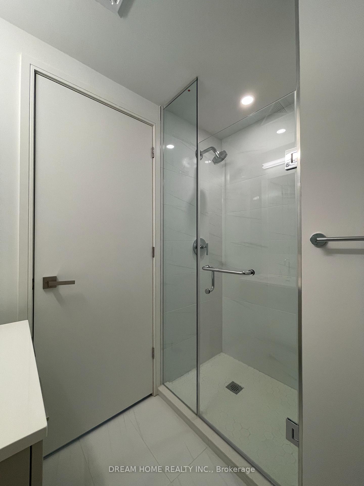 Photo 8 of Unit 1810, 3 Gloucester Street, Toronto, Church-Yonge Corridor — HOMEH