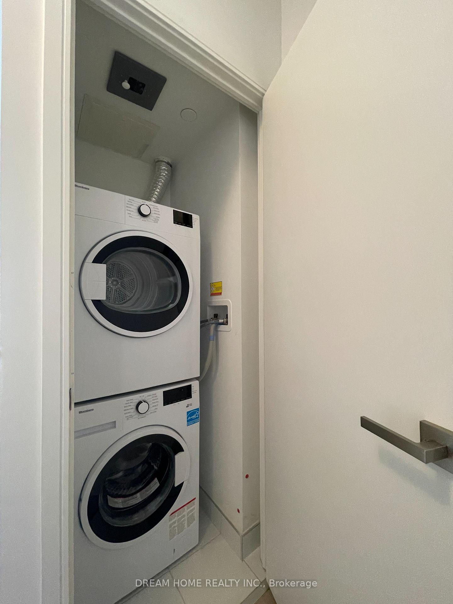 Photo 10 of Unit 1810, 3 Gloucester Street, Toronto, Church-Yonge Corridor — HOMEH
